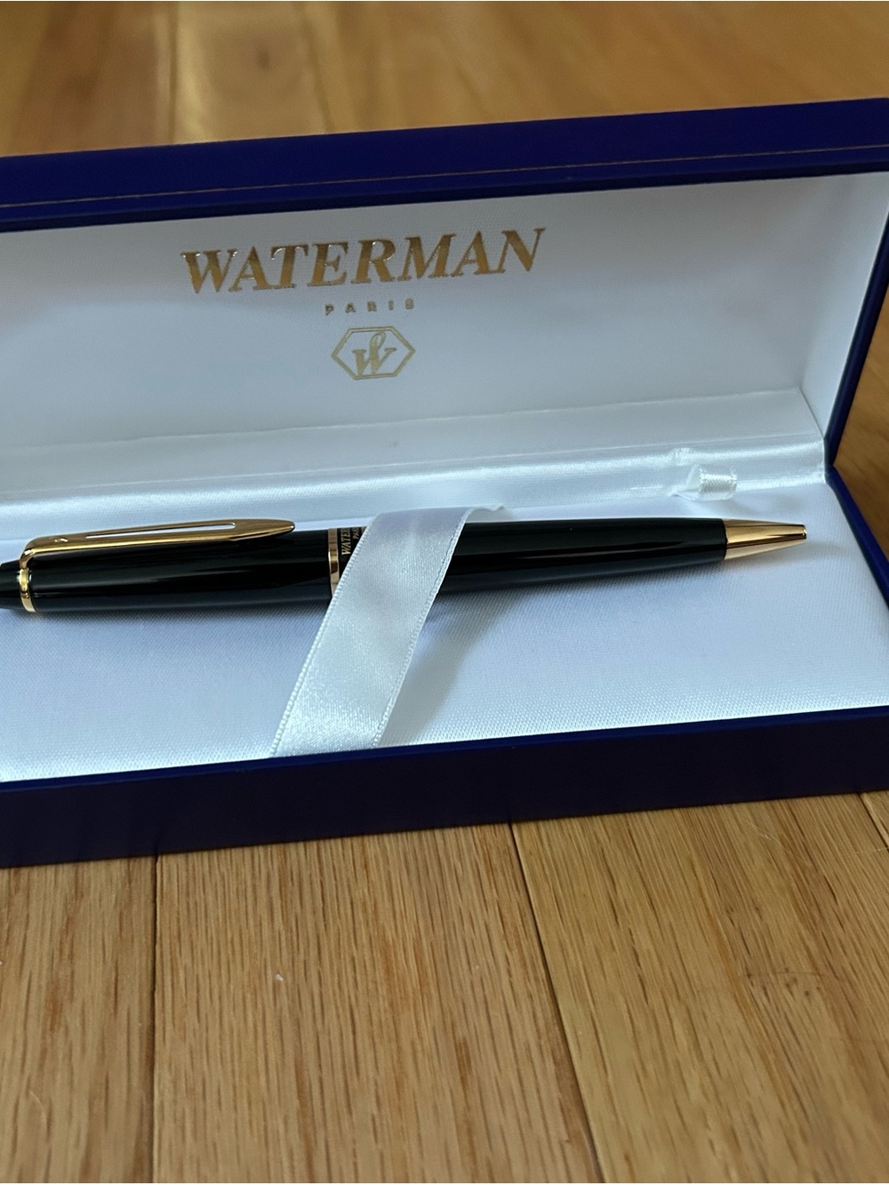 New, Waterman Paris  Classic Black & Gold Pen